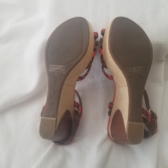 Marc Fisher Wedges - Picture 2 of 4